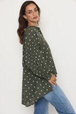 ⁦חולצת קארינה⁩ – תמונה ⁦3⁩