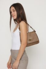 ⁦תיק אלנה⁩ – תמונה ⁦6⁩