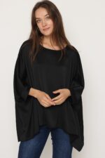 ⁦חולצת סאטן אובר סייז⁩ – תמונה ⁦13⁩